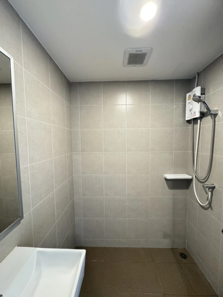 ให้เช่า Lumpini Ville Chaengwattana 17 ห้องชั้นสูงน่าอยู่ เฟอร์พร้อม จองเลย