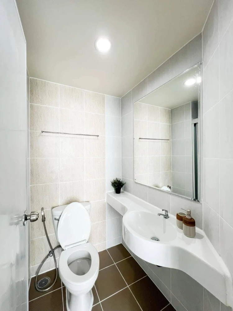 ให้เช่า Lumpini Ville Naklua - Wongamat ห้องแต่งสวยคุมโทน ชั้น 10 มาพร้อมเฟอร์ครบครัน จองเลย