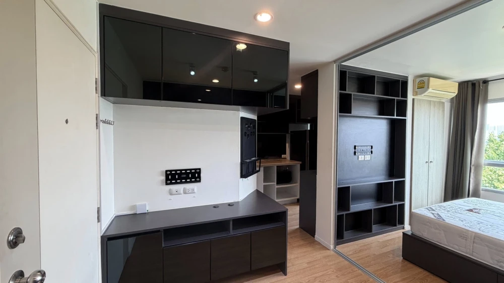 ให้เช่า Lumpini Ville On Nut–Phatthanakan  ตึกหลังสุดติดคลอง ไม่มีอะไรบังวิวเลยค่ะ วิวโล่ง กลางคืนสวย สงบมากๆ