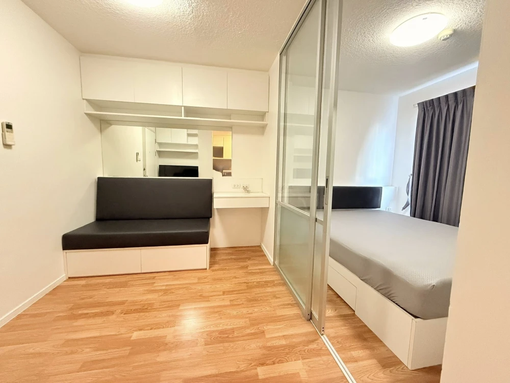 For rent: Lumpini Ville Onnut - Ladkrabang 2, 3rd floor, comfortable unit with high-quality built-in furniture and complete appliances. Don't miss out