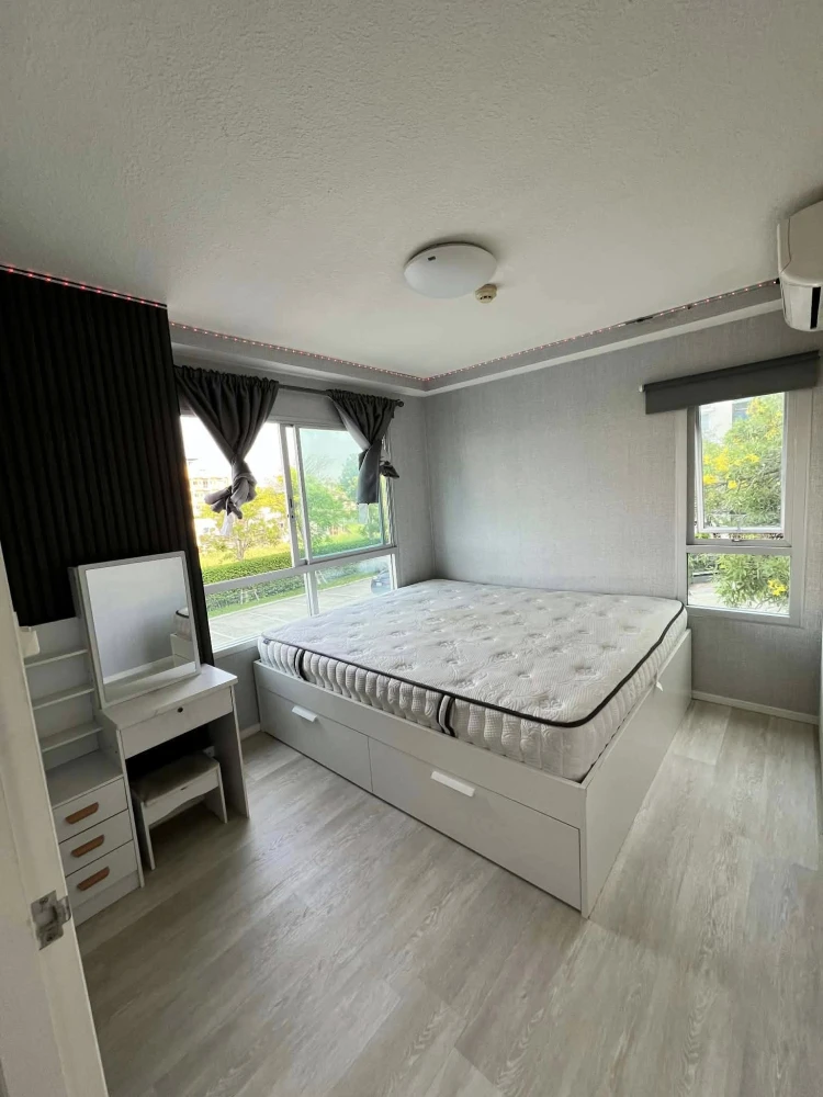 ให้เช่า Lumpini Ville Onnut – Ladkrabang 1 ห้องนอน 1 ห้องน้ำ มาพร้อมเฟอร์นิเจอร์ครบครัน หิ้วกระเป๋าเข้าอยู่ได้เลยจ้า