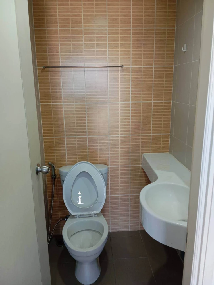 ให้เช่า Lumpini ville Ramkhamhaeng 60/2 ห้องพร้อมอยู่ เฟอร์พร้อม ราคาสบายกระเป๋า รีบจองเลยก่อนพลาด+++