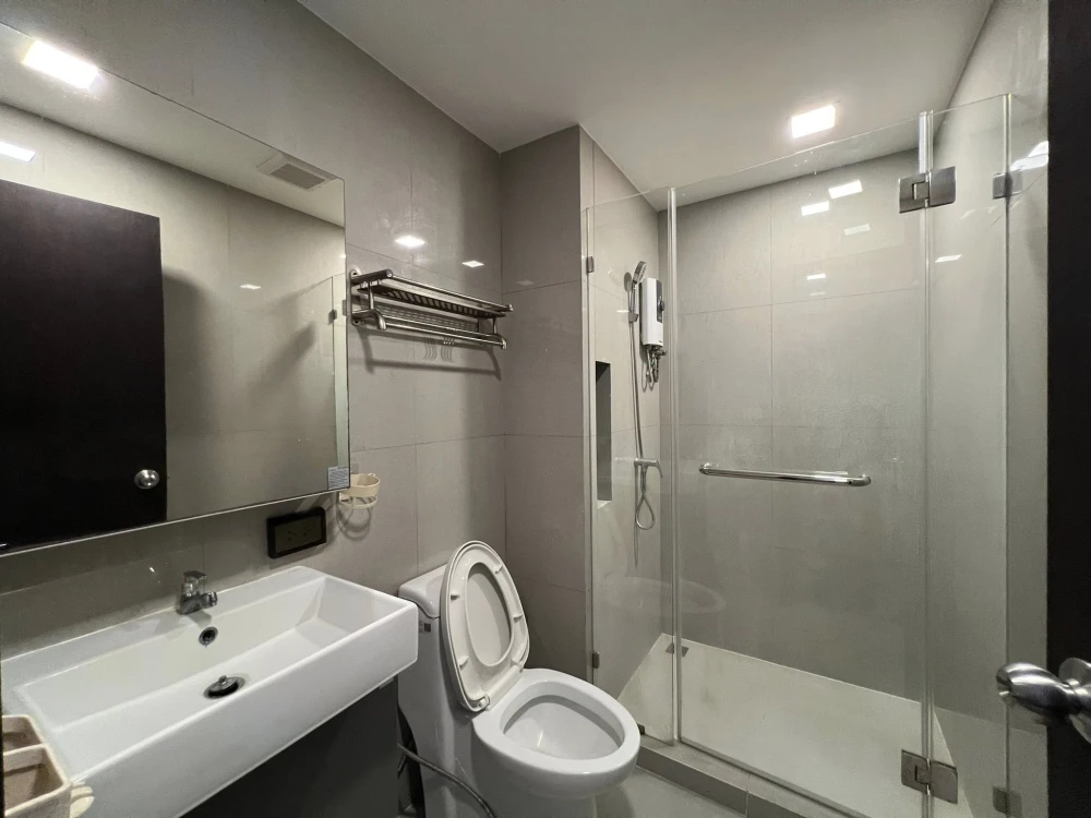 ให้เช่า Lyss Ratchayothin ชั้น 6 แบบ 1 ห้องนอน 1 ห้องน้ำ เฟอร์นิเจอร์ครบ พร้อมอยู่