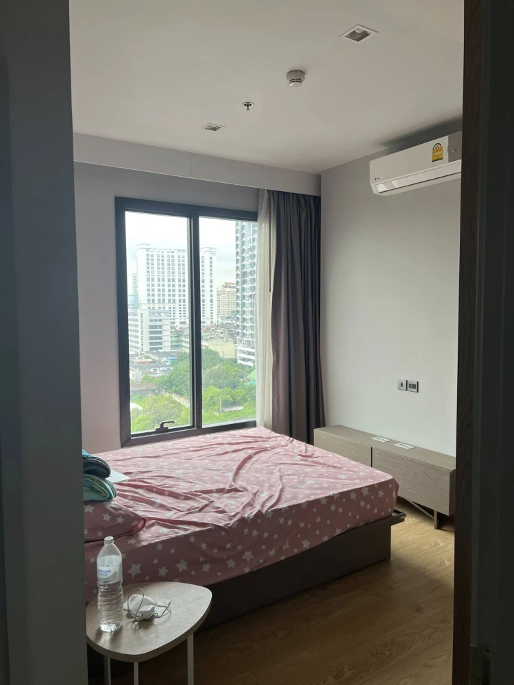 ให้เช่า M Jatujak ห้องกว้างขวางอยู่สบาย เฟอร์พร้อม + เครื่องใช้ไฟฟ้าครบ รีบจองเลยห้ามพลาด!!