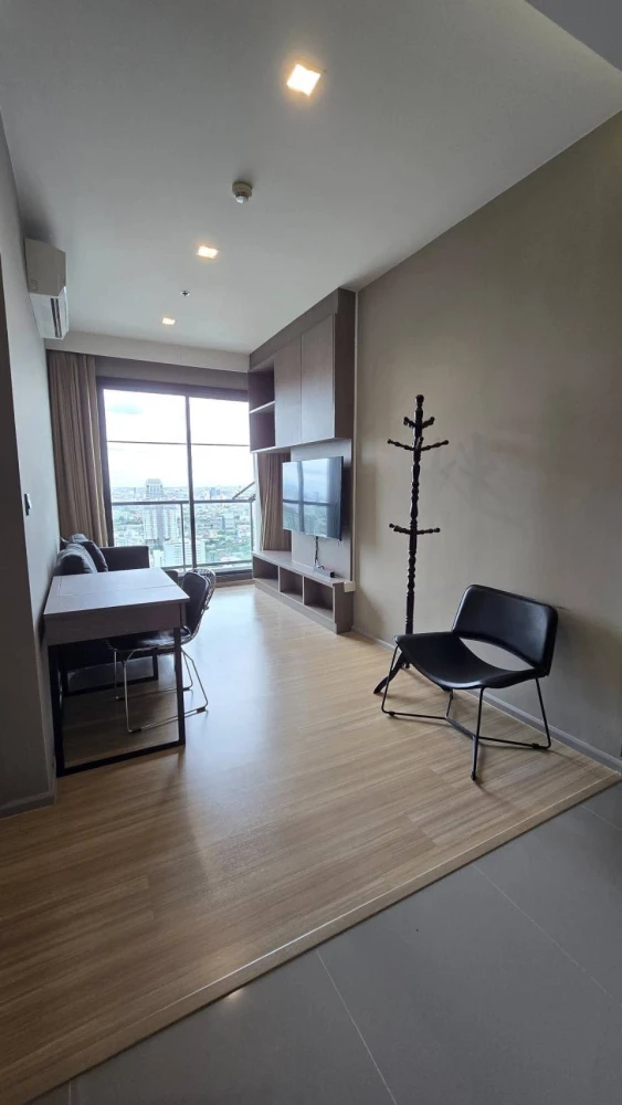 ให้เช่า M Jatujak ห้องพร้อมอยู่ เฟอร์พร้อม ชั้นสูง ห้องกว้างขวาง จองเลย