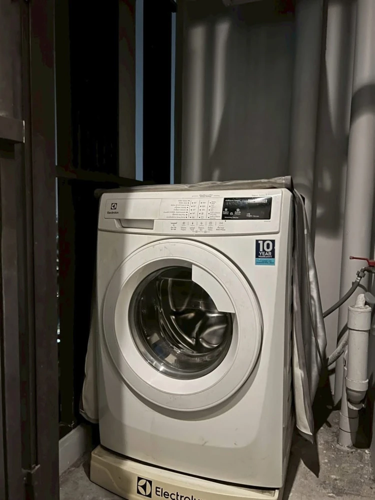 ให้เช่า M Jatujak ห้องอยู่ชั้นสูงมากๆ อนุญาตให้เลี้ยงสัตว์ได้ เฟอร์นิเจอร์ครบครันพร้อมเครื่องใช้ไฟฟ้า สนใจจองเลย