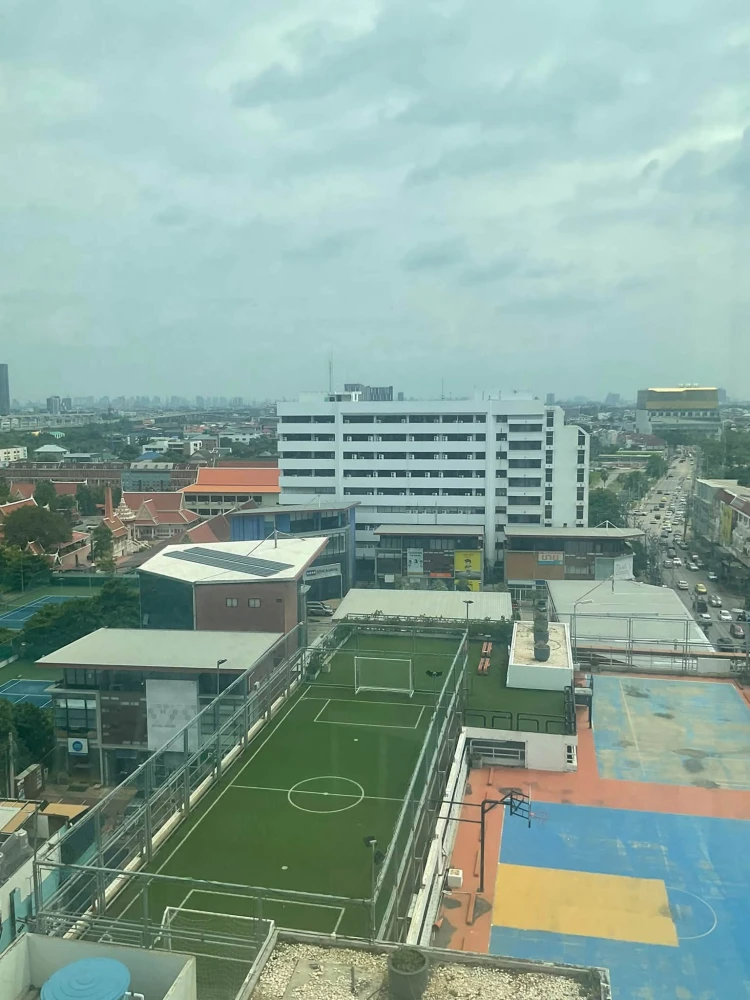 ให้เช่า M Society Condominium ห้องพร้อมอยู่ เฟอร์ครบ + Built-in แยกสัดส่วนห้องนอนและห้องนั่งเล่นด้วยกระจกกั้น