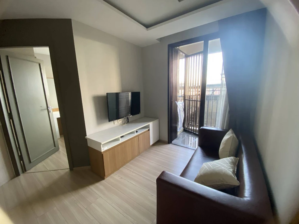 ให้เช่า Maestro 12 1 ห้องนอน 1 ห้องน้ำ ในทำเลดี มาพร้อมสิ่งอำนวยความสะดวกครบครัน พลาดแล้วจะเสียใจ