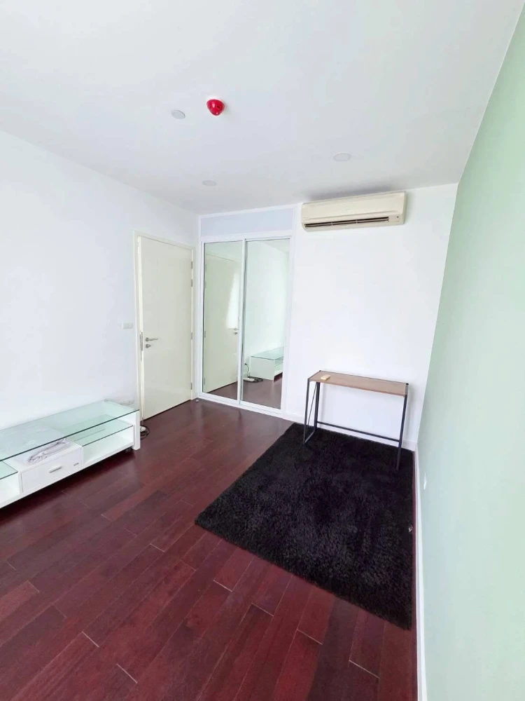 ให้เช่า Manhattan ชิดลม ห้องใหญ่กว้างขวางอยู่สบาย เฟอร์นิเจอร์ เครื่องใช้ไฟฟ้าแน่นๆ รีบจองเลย