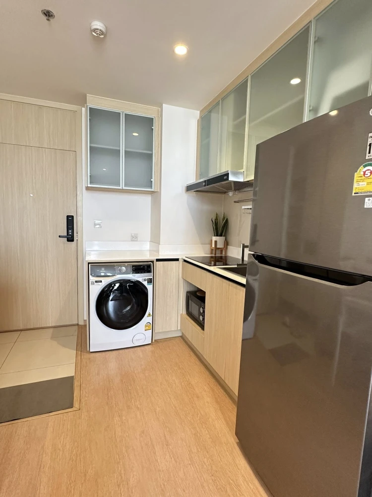 ให้เช่า Maru Ekkamai 2 ชั้น 20 ห้องริม วิวโล่ง ตกแต่งครบ พร้อมเข้าอยู่ได้ทันที!