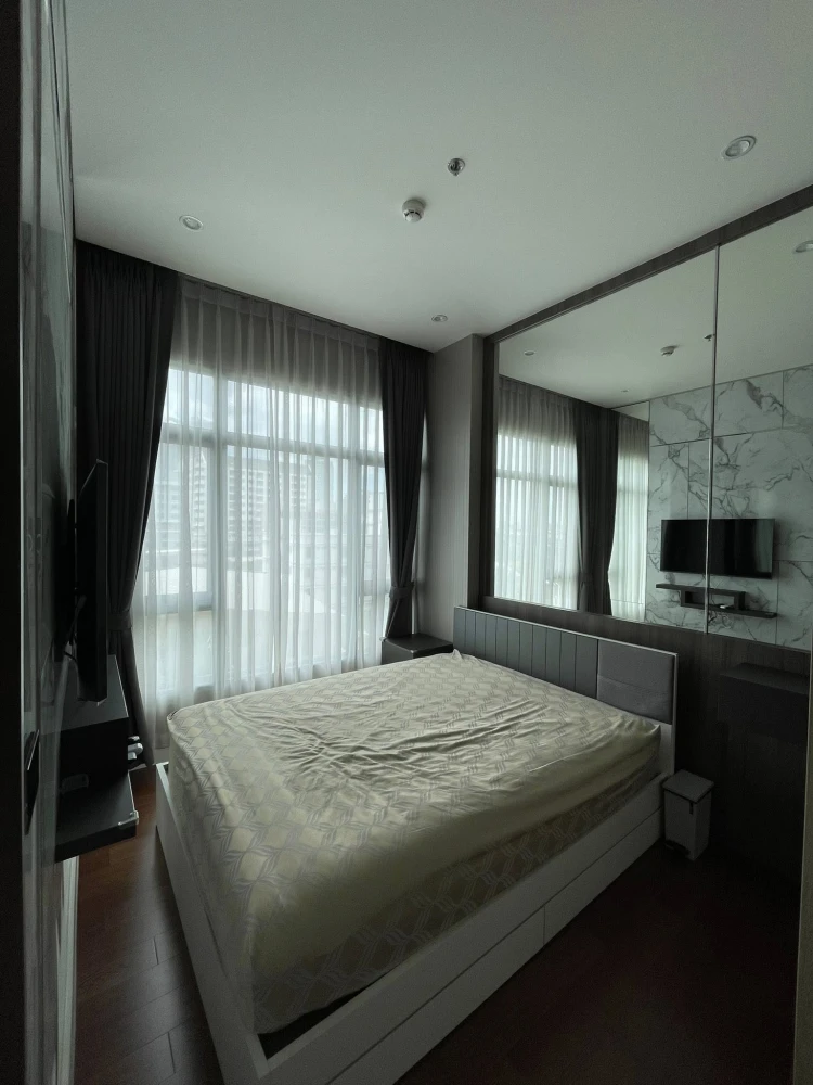 ให้เช่า Mayfair Place สุขุมวิท 50 ห้อง one bedroom ตกแต่งบิวท์อินทั้งห้อง มาแต่ตัว หัวใจและเสื้อผ้า เข้าอยู่ได้เลย
