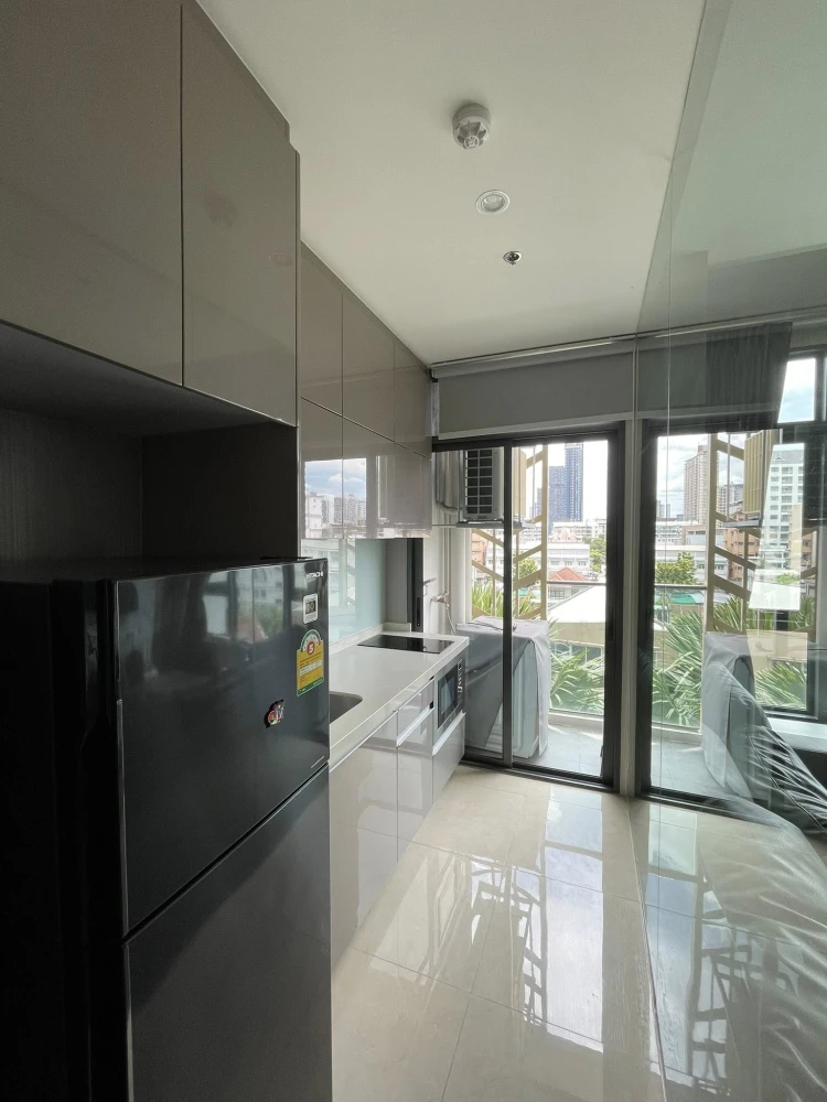 ให้เช่า Mayfair Place สุขุมวิท 50 ห้อง one bedroom ตกแต่งบิวท์อินทั้งห้อง มาแต่ตัว หัวใจและเสื้อผ้า เข้าอยู่ได้เลย