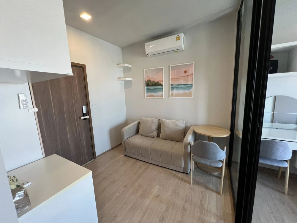 ให้เช่า Metris Pattanakarn ห้องชั้น 17 ตกแต่งคุมโทน มาพร้อมเฟอร์นิเจอร์ครบครัน จองเลย