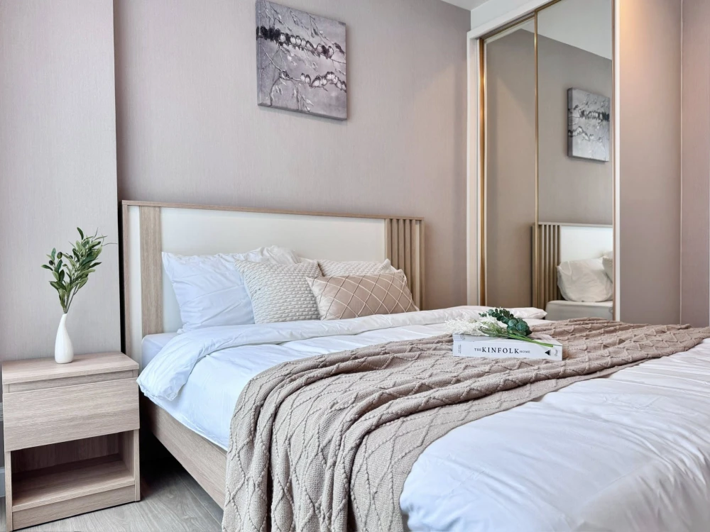 For rent: Metro Luxe Riverfront Rattanathibet, Building C. Beautiful room with high-quality furniture. Ready to move in!