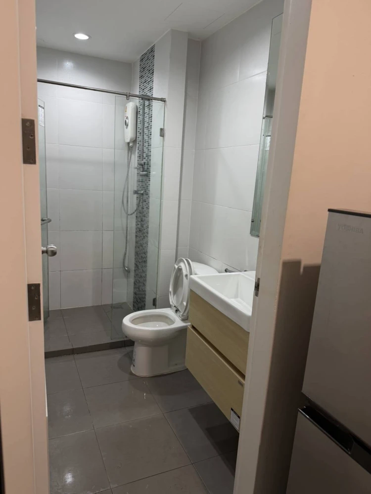 ให้เช่า Metro Sky Prachachuen ห้องน่าอยู่ ชั้น 3 ตกแต่งคุมโทน เฟอร์ครบครัน หิ้วกระเป๋าเข้าอยู่ได้เลยจ้า