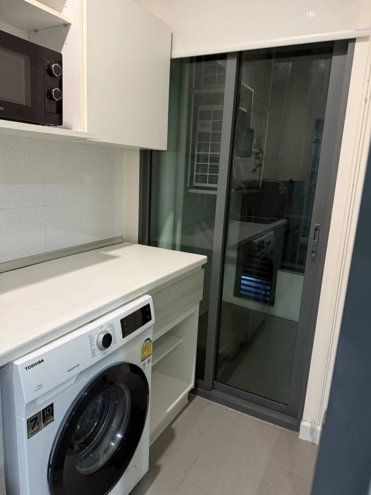 ให้เช่า Metro Sky Prachachuen ห้องน่าอยู่ ชั้น 3 ตกแต่งคุมโทน เฟอร์ครบครัน หิ้วกระเป๋าเข้าอยู่ได้เลยจ้า