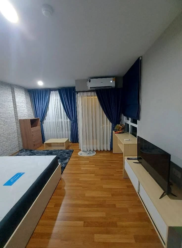 ให้เช่า Miami Bangpu ห้องชั้น 4 ติดวอลเปเปอร์อย่งดี มาพร้อมสิ่งอำนวยความสะดวกครบครัน จองเลย