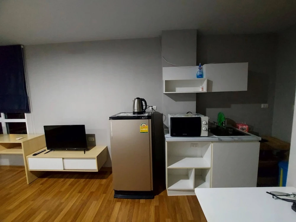 ให้เช่า Miami Bangpu ห้องชั้น 4 ติดวอลเปเปอร์อย่งดี มาพร้อมสิ่งอำนวยความสะดวกครบครัน จองเลย