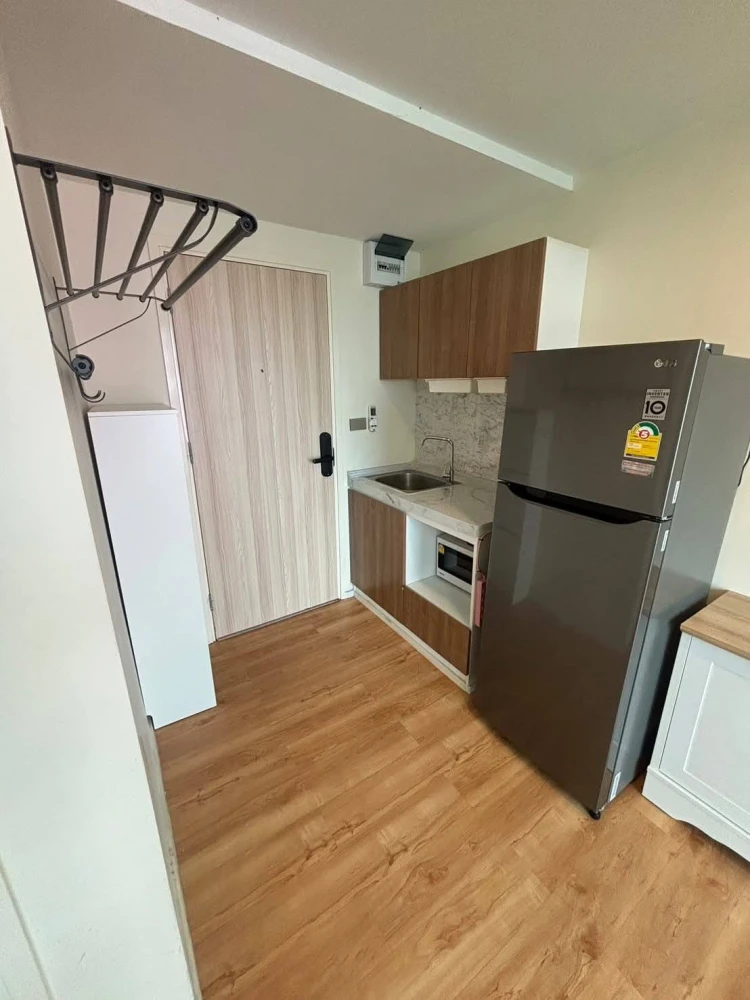 ให้เช่า Modern condo จรัญฯ 79 กำแพงห้องไม่ติดกะห้องอื่น เพราะด้านนึงติดล็อบบี้ ส่วนอีกด้านติดบันไดหนีไฟ สบายใจเรื่องเสียงรบกวน จองเลย