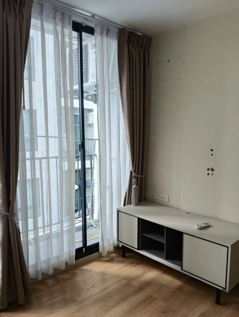 ให้เช่า Modern Condo Charan 79 ห้องมุมให้ความเป็นส่วนตัว เฟอร์นิเจอร์ครบครัน หิ้วกระเป๋าเข้าอยู่ได้เลยจ้า