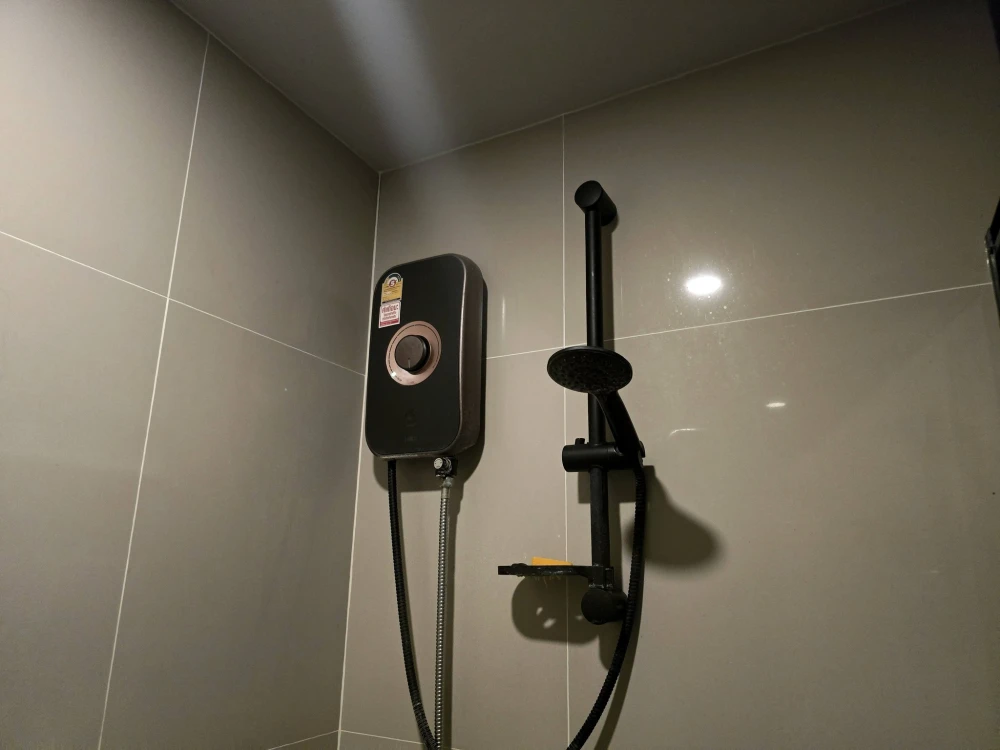 ให้เช่า Monte Rama 9 ห้องชั้น 8 ตกแต่งคุมโทน มาพร้อมสิ่งอำนวยความสะดวกครบครัน ห้ามพลาด