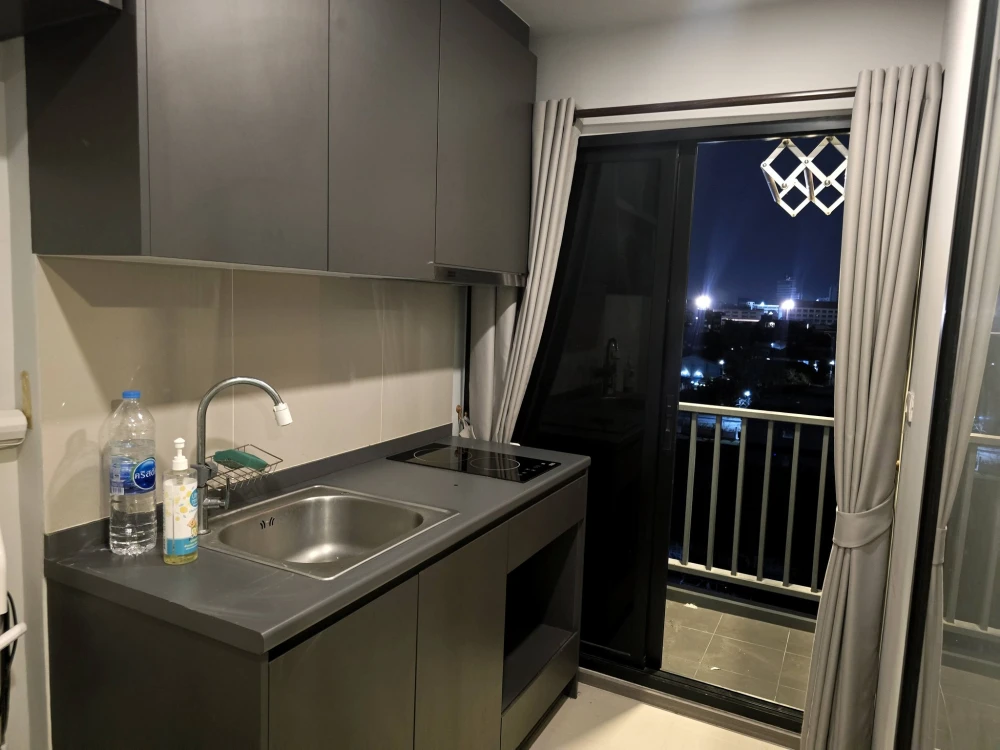 ให้เช่า Monte Rama 9 ห้องชั้น 8 ตกแต่งคุมโทน มาพร้อมสิ่งอำนวยความสะดวกครบครัน ห้ามพลาด