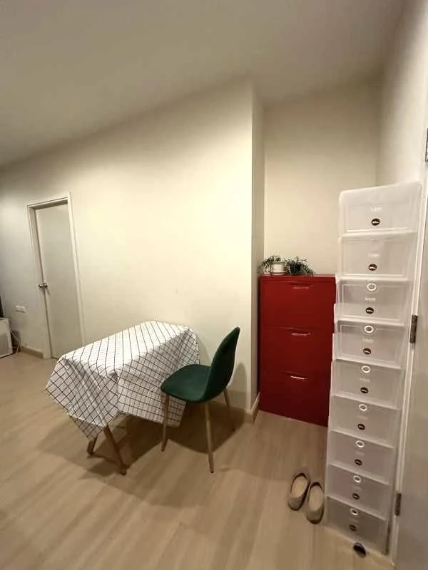 ให้เช่า Motif Condo Sathorn – Wongwian yai ห้องชั้นสูง เฟอร์พร้อม กว้างขวางอยู่สบาย แบ่งห้องเป็นสัดส่วนอย่างดี จองเลย