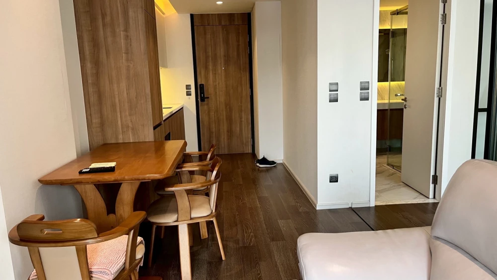 ให้เช่า MUNIQ Sukhumvit 23 ชั้น 17 ห้องน่าอยู่ แต่งครบ จองเลย อย่ารอช้า