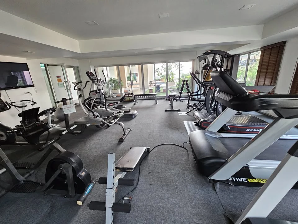 ให้เช่า My Resort Bangkok  ห้องกว้างอยู่สบาย ติดวอลเปเปอร์อย่างดี หิ้วกระเป๋ามาได้เลย