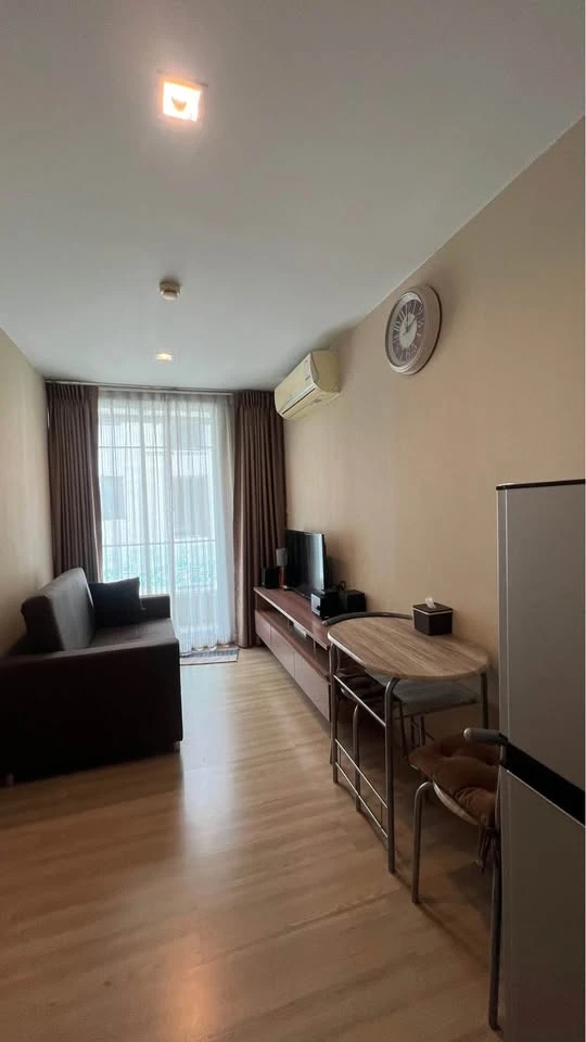 ให้เช่า Nice Suites สนามบินน้ำ ห้องกว้างขวางอยู่สบาย มีอุปกรณ์เครื่องใช้ไฟฟ้าครบชุด สามารถหิ้วกระเป๋าเข้าอยู่ได้เลย