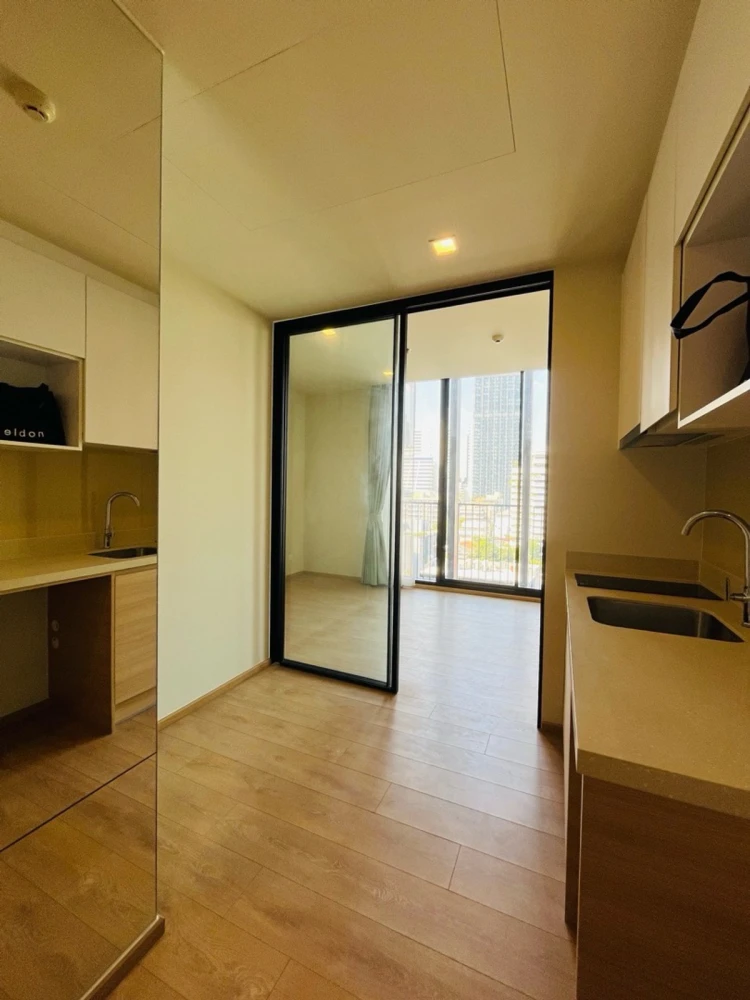 ให้เช่า Noble Around Sukhumvit 33 ชั้น 9 ห้องกว้าง โปร่ง โล่ง จองเลย