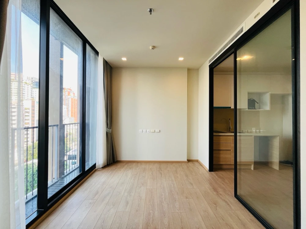 ให้เช่า Noble Around Sukhumvit 33 ชั้น 9 ห้องกว้าง โปร่ง โล่ง จองเลย