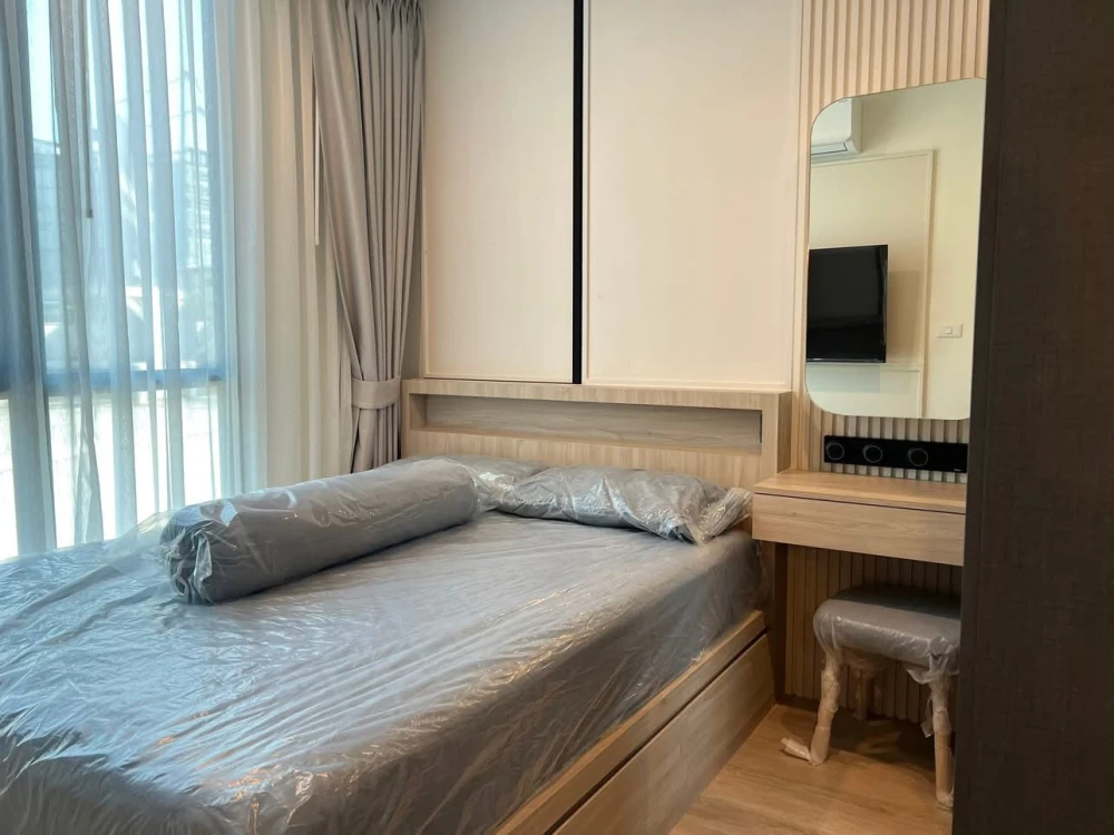 For rent: Noble Nue District R9, 3rd floor, corner unit, east-facing (morning sun), fully furnished. Book now!