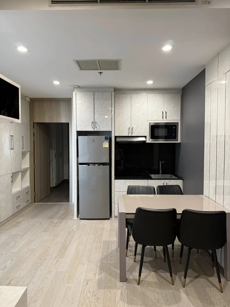 ให้เช่า Noble Ploenchit ห้องกว้างขวาง ตกแต่ง Built-in ครบ พร้อมเข้าอยู่ มาจองได้แล้ววันนี้ อย่าพลาด