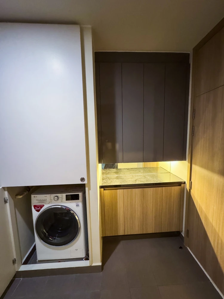 ให้เช่า Noble Ploenjit 2 ห้องนอน พื้นที่ใช้สอยเยอะ เฟอร์ครบครัน ดีแบบนี้จะรออะไร