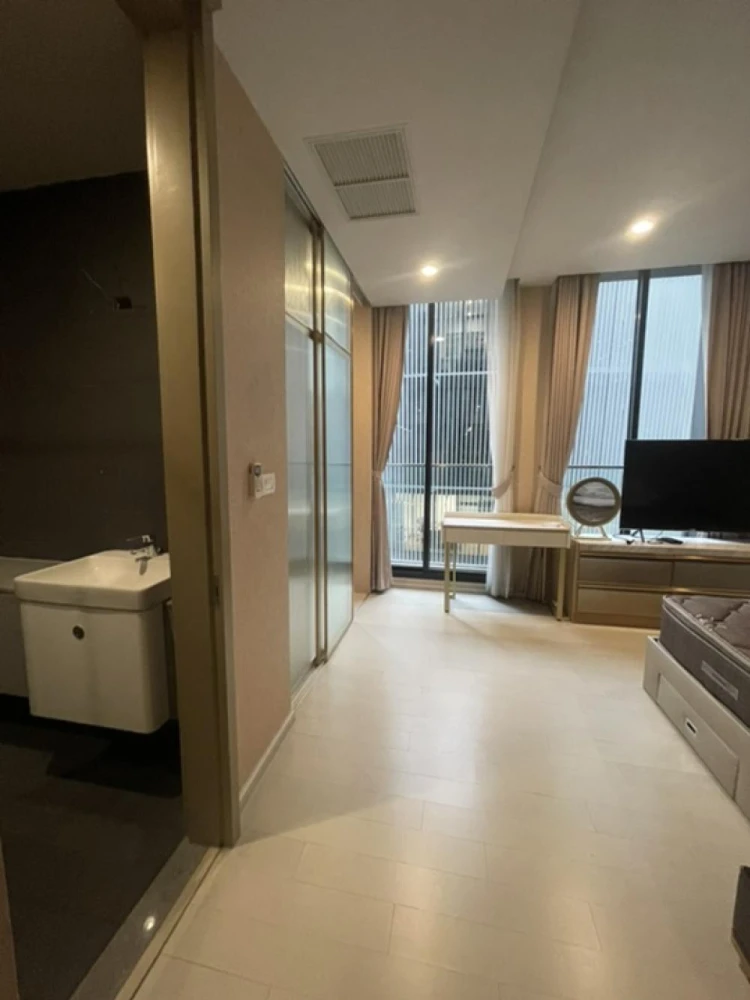 ให้เช่า Noble Ploenjit 2 ห้องนอน มาพร้อมการตกแต่งที่ครบครัน สนใจจองเลย