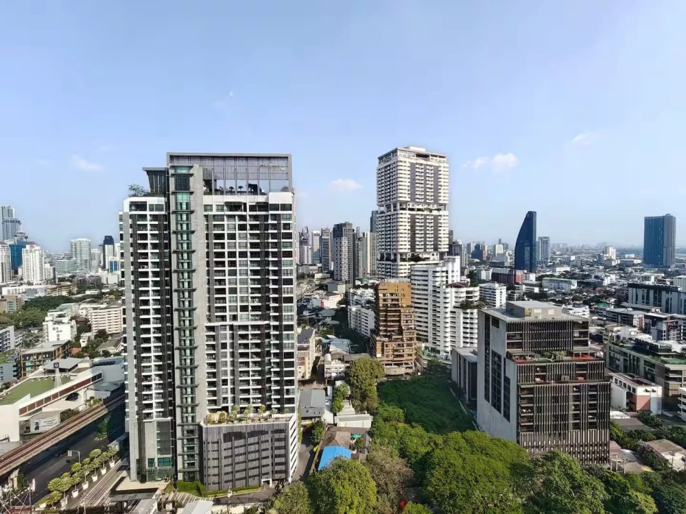 ให้เช่า Noble Refine 2 ห้องนอน พื้นที่ใช้สอยเยอะ ตกแต่งคุมโทน เฟอร์นิเจอร์ครบครัน รีบจองเลย