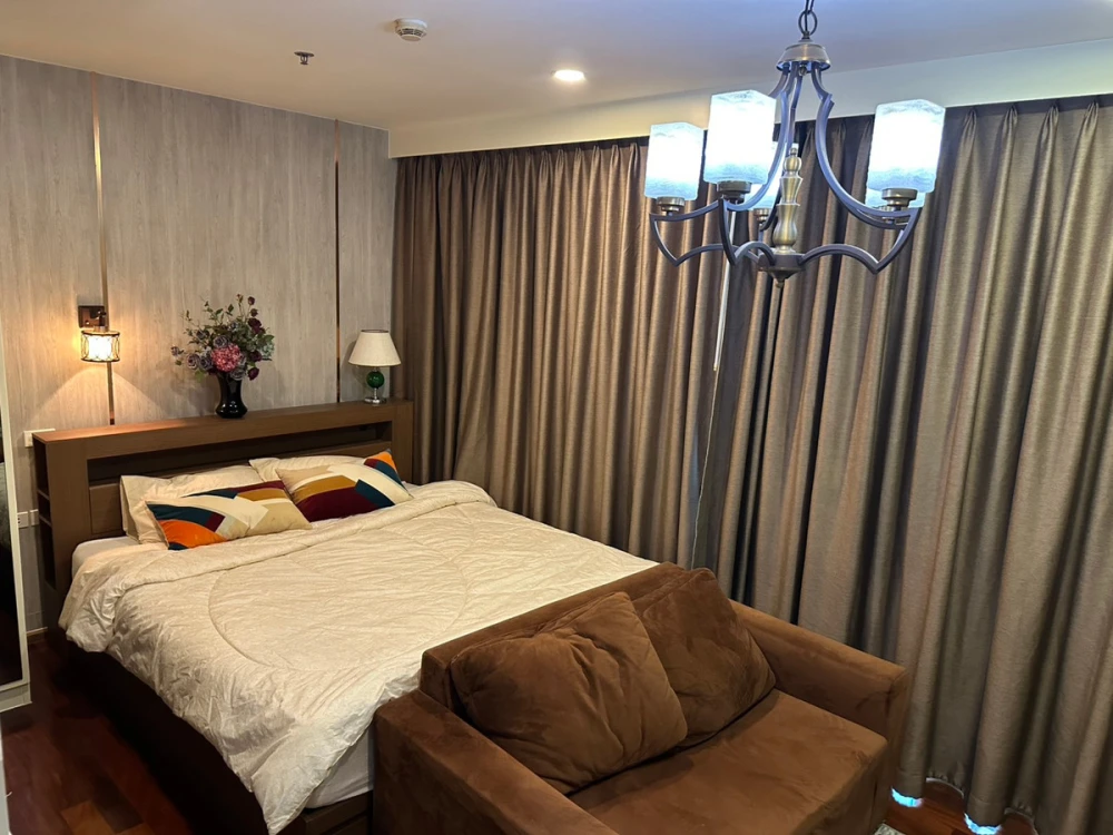 For rent: Noble Remix Sukhumvit 36, 23rd floor, fully furnished, very livable. Book now!