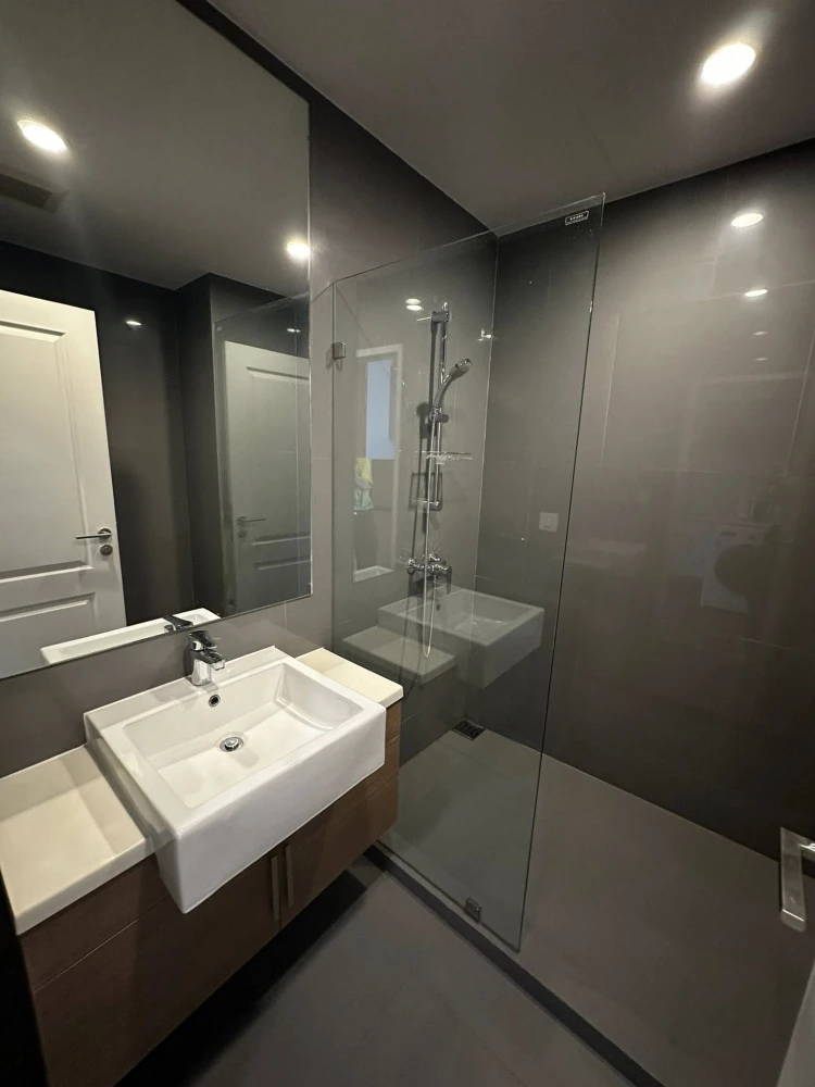 ให้เช่า Noble Revo Silom 1 ห้องนอน 1 ห้องน้ำ เฟอร์และเครื่องใช้ไฟฟ้าครบครัน หิ้วกระเป๋าเข้าอยู่ได้เลยจ้า