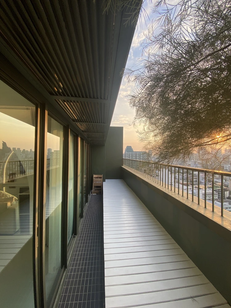 ให้เช่า Noble Solo ชั้น 22 วิวโล่งโปร่งสบาย แสงธรรมชาติส่องถึงเต็มที่ ระเบียงส่วนตัวกว้างขวาง หายาก รีบจองเลย