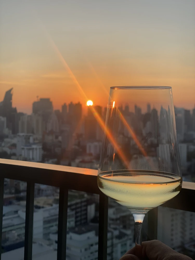 ให้เช่า Noble Solo ชั้น 22 วิวโล่งโปร่งสบาย แสงธรรมชาติส่องถึงเต็มที่ ระเบียงส่วนตัวกว้างขวาง หายาก รีบจองเลย