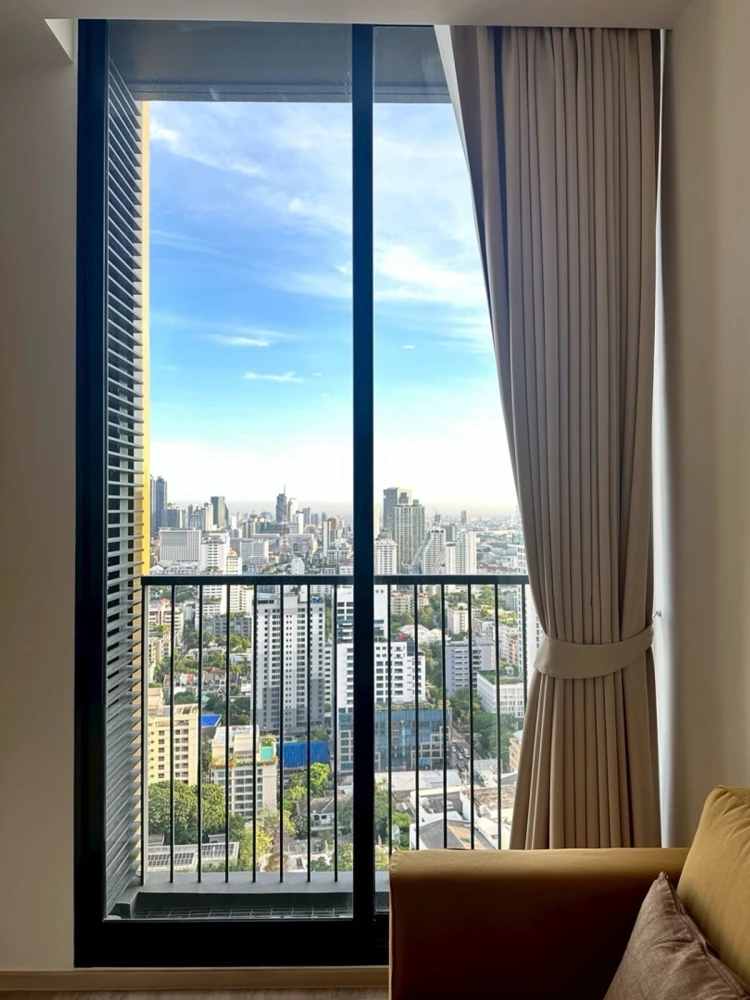 ให้เช่า Noble State 39 1 ห้องนอน 1 ห้องน้ำ เฟอร์นิเจอร์ครบครัน เห็นวิวสวยจากชั้นสูง หิ้วกระเป๋าเข้าอยู่ได้เลยจ้า