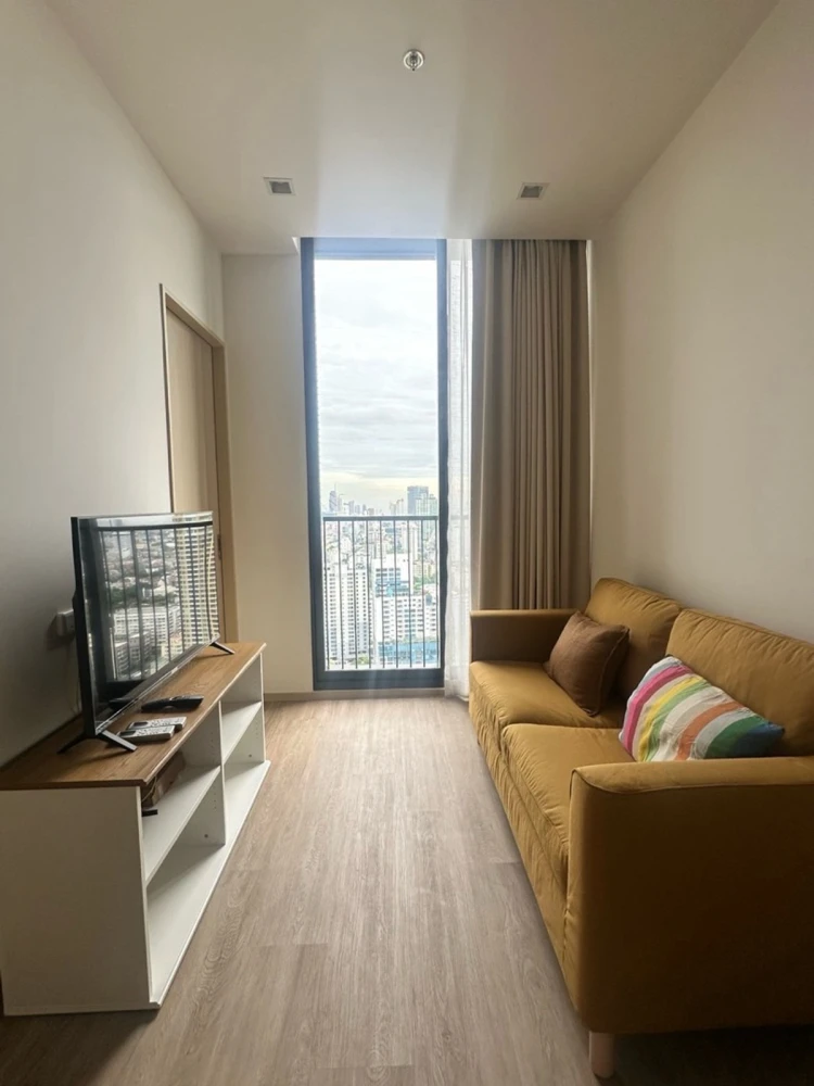 ให้เช่า Noble State 39 1 ห้องนอน 1 ห้องน้ำ เฟอร์นิเจอร์ครบครัน เห็นวิวสวยจากชั้นสูง หิ้วกระเป๋าเข้าอยู่ได้เลยจ้า