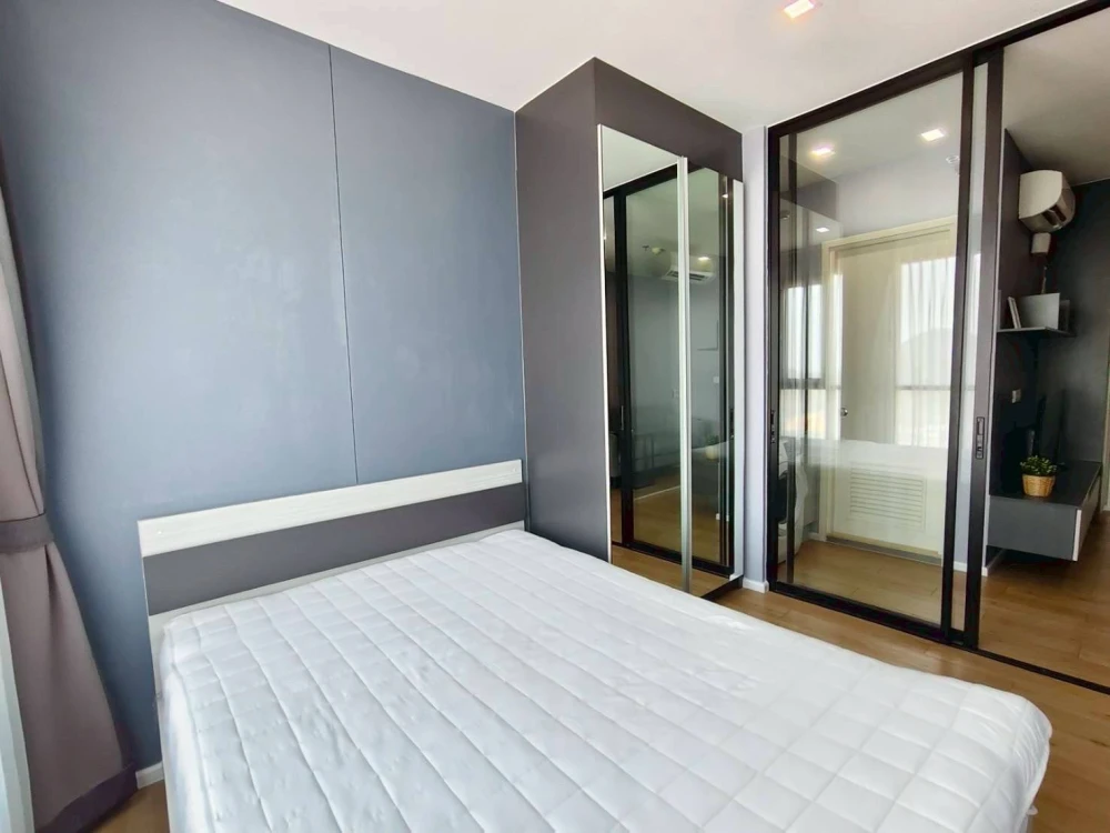 For rent: Notting Hill Leamchabang. A lovely room with beautiful city views from a high floor. Great location. Don't miss out!