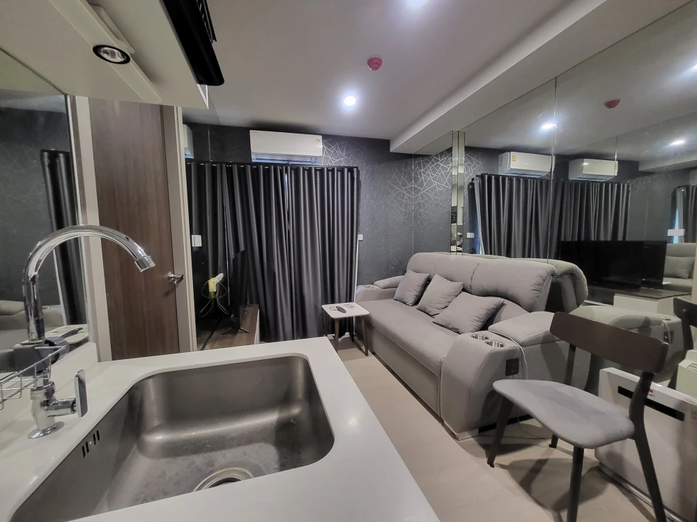 ให้เช่า Nue Cross Khu Khot Station ชั้น 4 ห้องแต่งครบ น่าอยู่ จองเลย ด่วนๆ