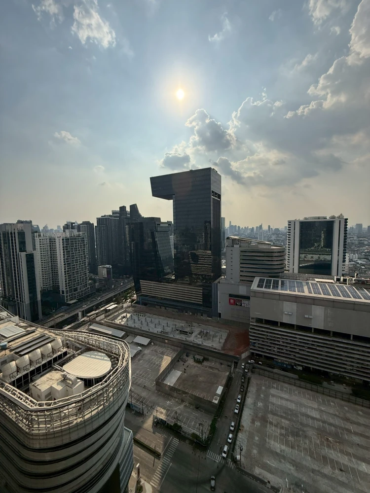 ให้เช่า Nue District R9 ชั้นสูง (ชั้น 31) เฟอร์นิเจอร์+ เครื่องใช้ไฟฟ้าครบ หิ้วกระเป๋าเข้าอยู่ได้เลย