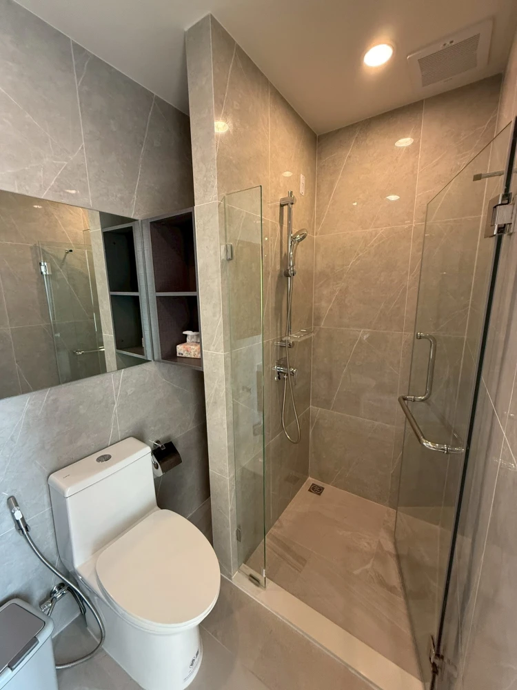 ให้เช่า Nue District R9 ชั้นสูง (ชั้น 31) เฟอร์นิเจอร์+ เครื่องใช้ไฟฟ้าครบ หิ้วกระเป๋าเข้าอยู่ได้เลย