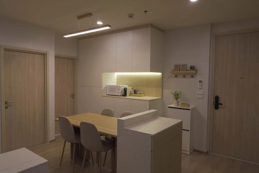 ให้เช่า NUE DISTRICT R9 ชั้น 40 (ชั้นบนสุด) ห้องตกแต่งและติดตั้งเฟอร์นิเจอร์ Built-in พร้อมเข้าอยู่