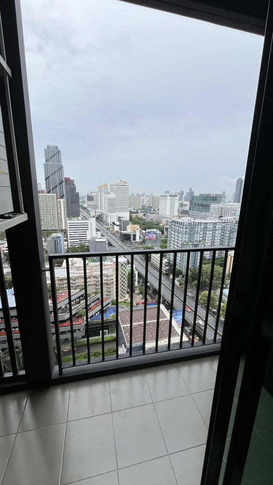 ให้เช่า Nue District R9 ห้องชั้นสูง วิวเมือง โล่ง โปร่งสบาย เครื่องใช้ไฟฟ้าครบครัน พร้อมเข้าอยู่ทันที!