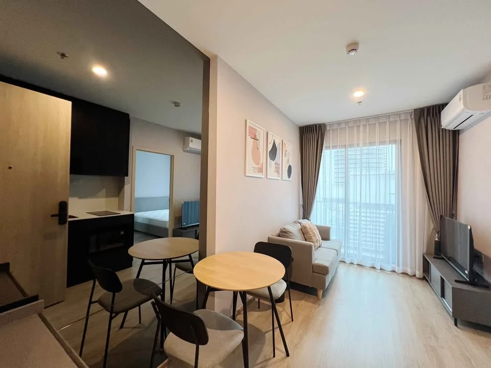 ให้เช่า Nue District R9 ห้องเเสงดี เครื่องใช้ไฟฟ้าครบ เฟอร์นิเจอร์ครบพร้อมอยู่